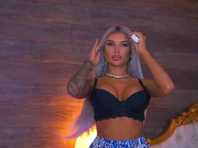 JuicyJessye webcam