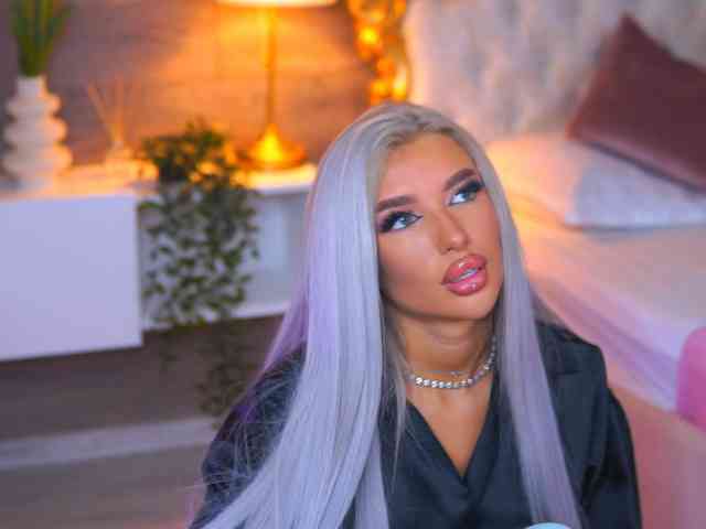 JuicyJessye webcam