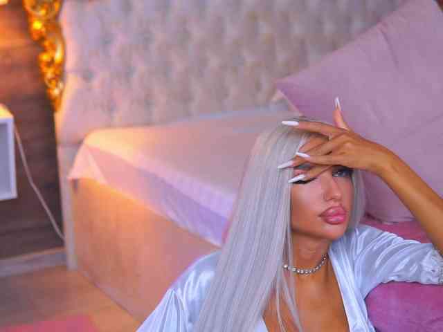JuicyJessye webcam