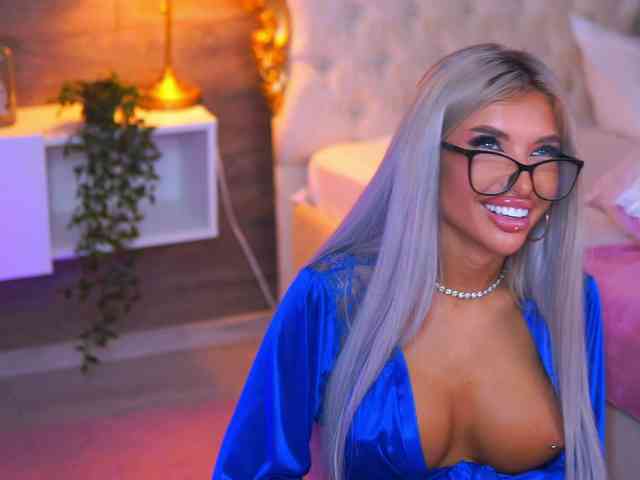 JuicyJessye webcam