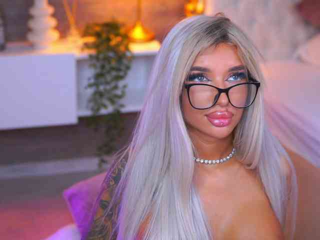 JuicyJessye webcam