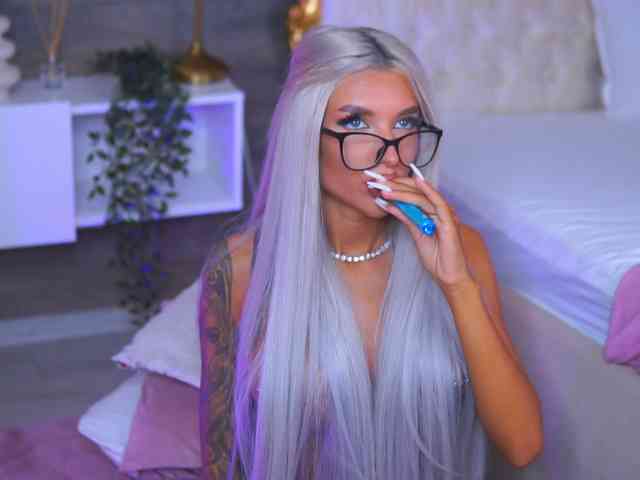 JuicyJessye webcam
