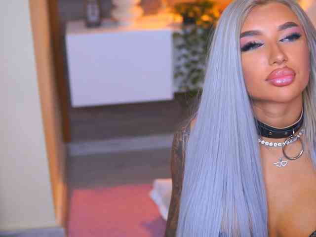 JuicyJessye webcam