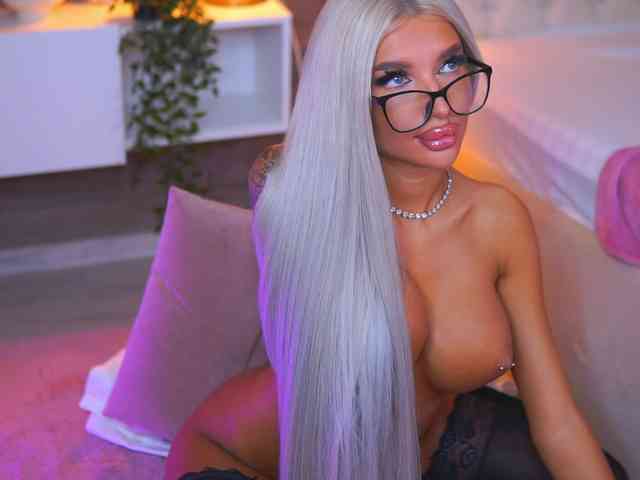 JuicyJessye webcam