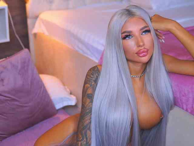 JuicyJessye webcam