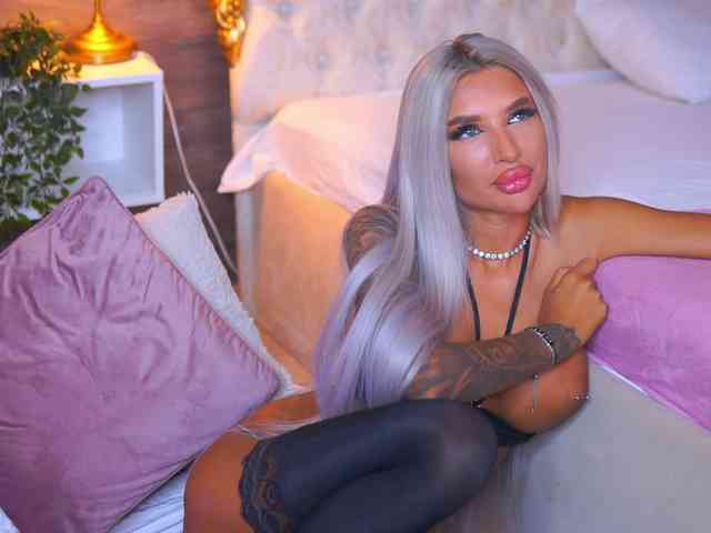 JuicyJessye webcam