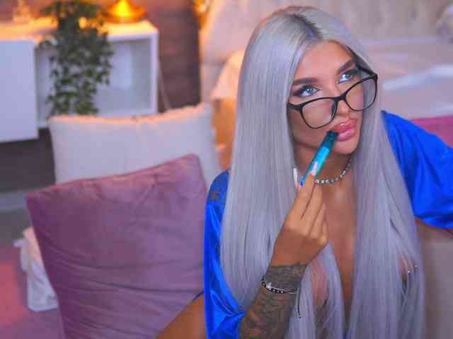 JuicyJessye webcam