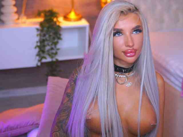 JuicyJessye webcam