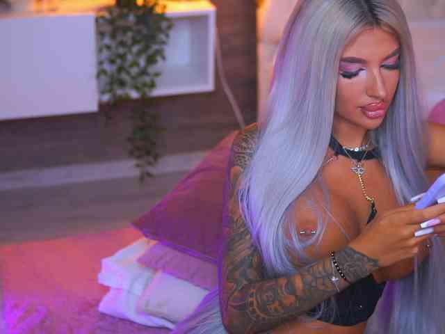 JuicyJessye webcam