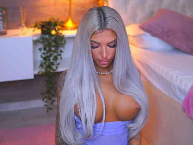 JuicyJessye webcam