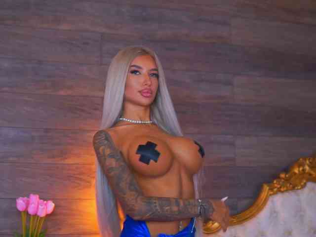 JuicyJessye webcam