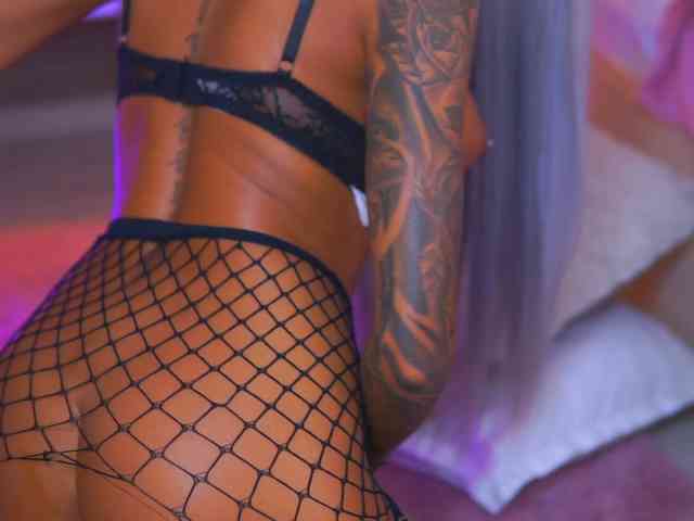 JuicyJessye webcam