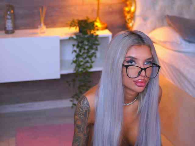 JuicyJessye webcam