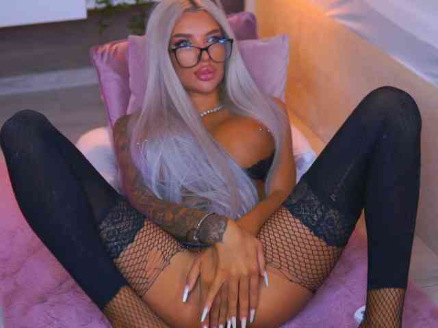 JuicyJessye webcam