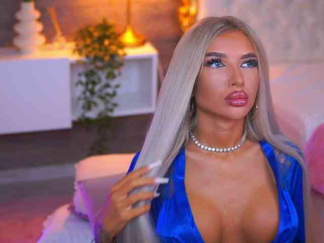 JuicyJessye webcam