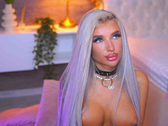 JuicyJessye webcam