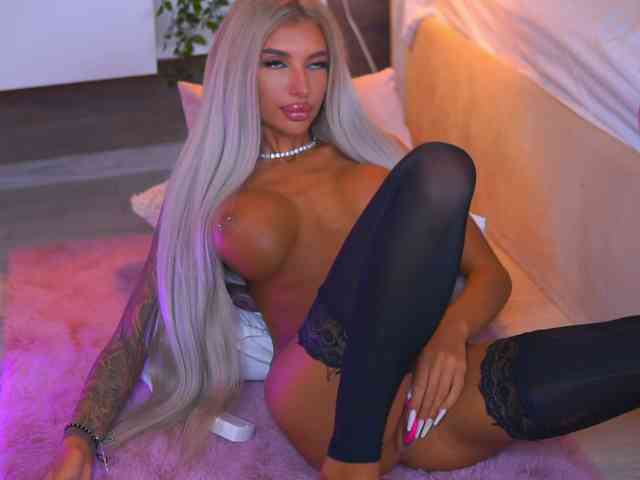JuicyJessye webcam