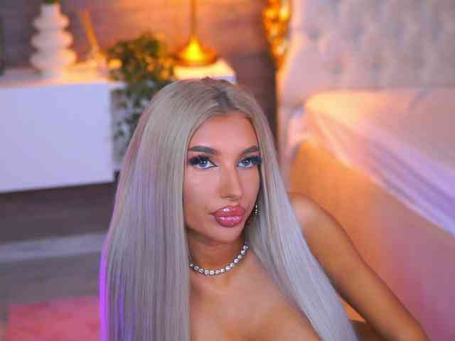 JuicyJessye webcam