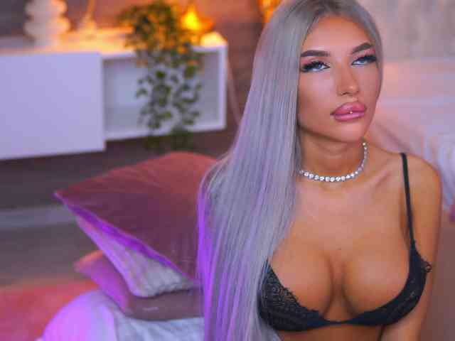 JuicyJessye webcam