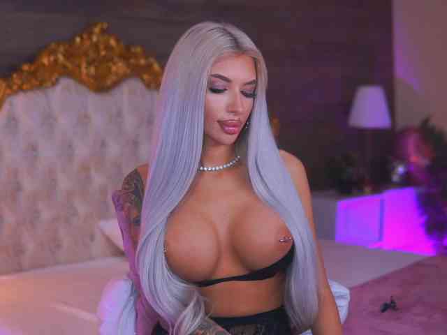 JuicyJessye webcam