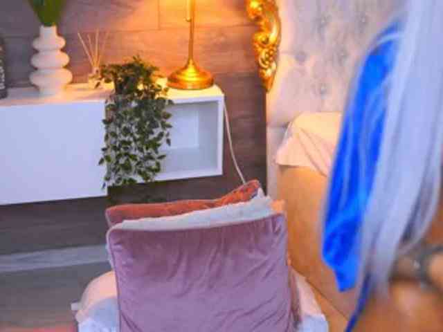 JuicyJessye webcam
