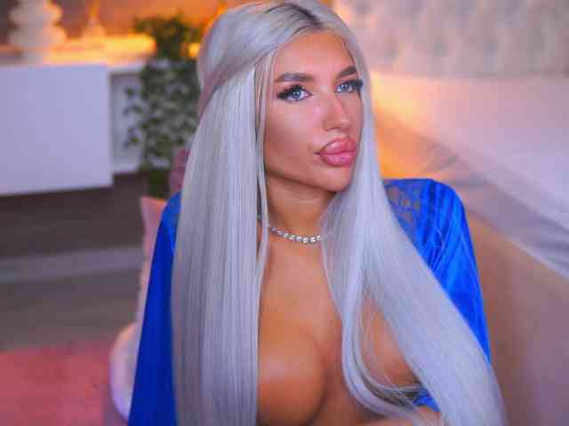 JuicyJessye webcam