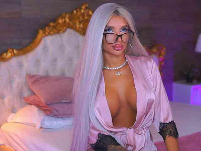 JuicyJessye webcam