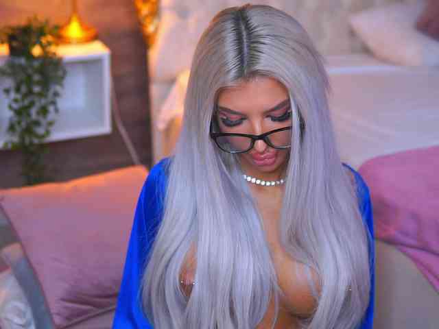 JuicyJessye webcam