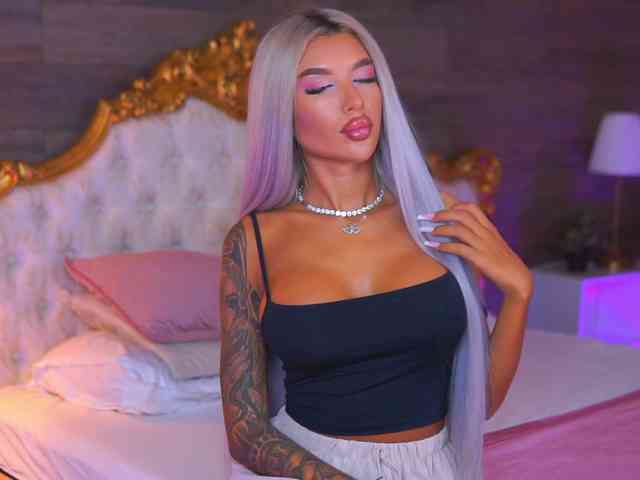 JuicyJessye webcam