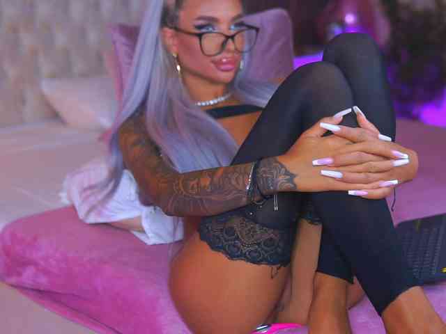 JuicyJessye webcam