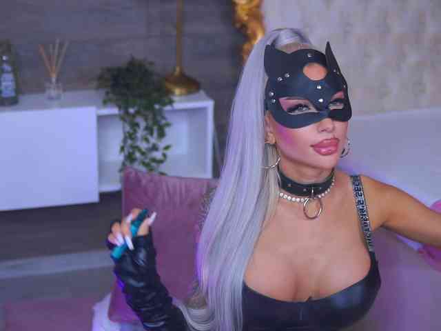 Model: JuicyJessye