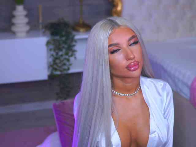 JuicyJessye webcam