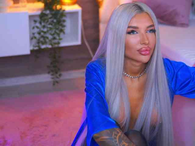 JuicyJessye webcam