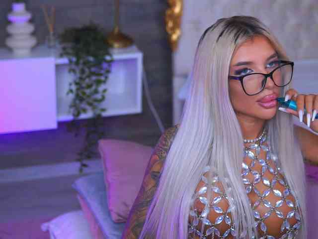 JuicyJessye webcam