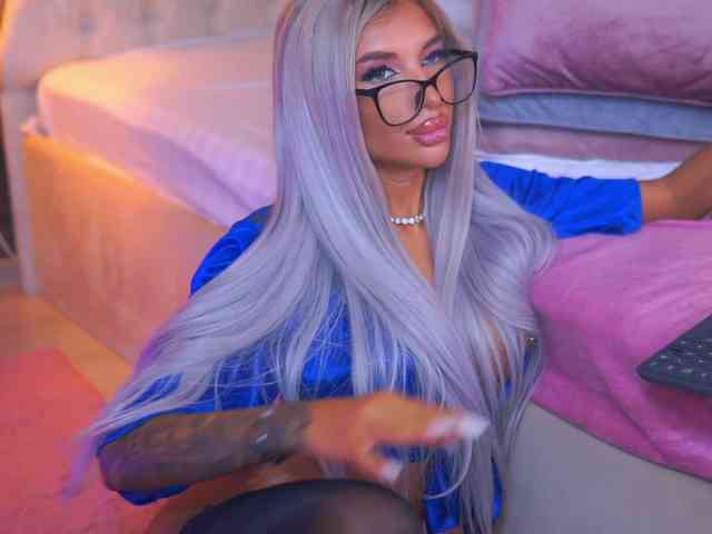 JuicyJessye webcam