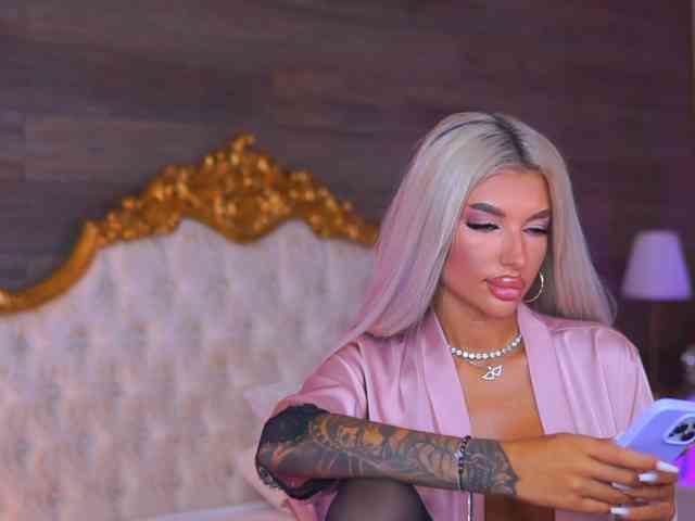 JuicyJessye webcam