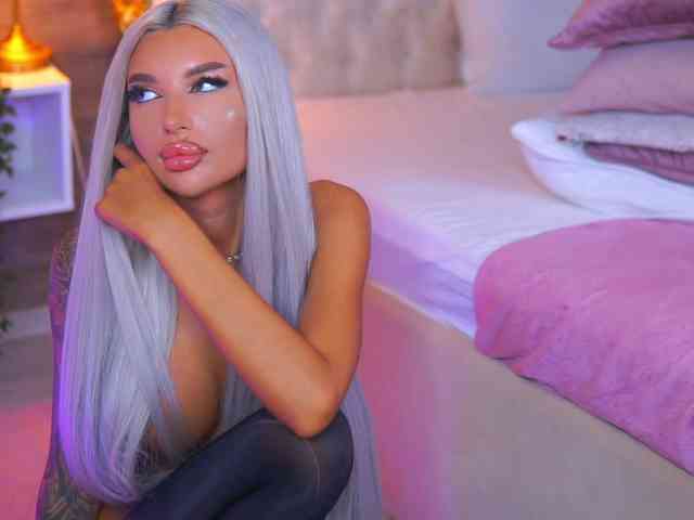 JuicyJessye webcam