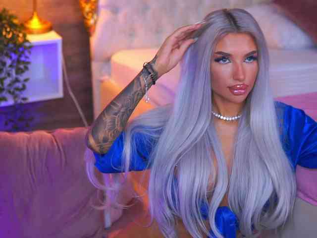 JuicyJessye webcam