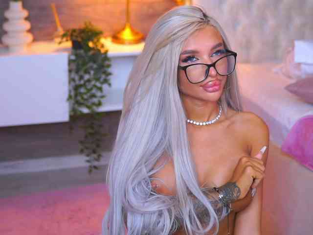 JuicyJessye webcam