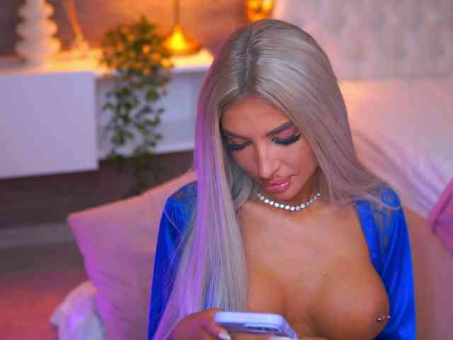 JuicyJessye webcam