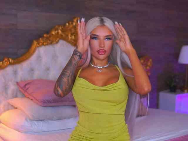 JuicyJessye webcam