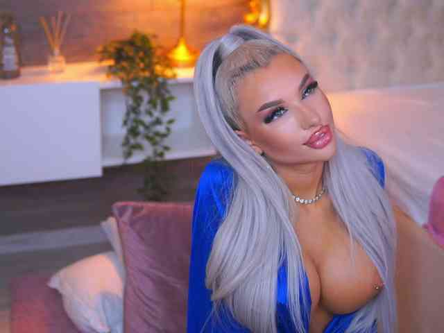 JuicyJessye webcam