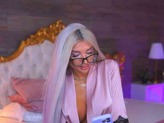 JuicyJessye webcam