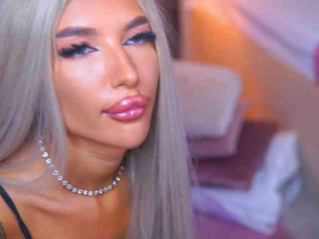 JuicyJessye webcam