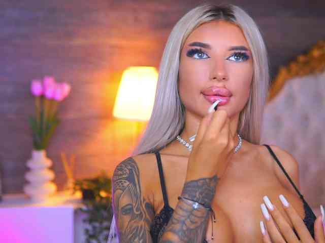 JuicyJessye webcam