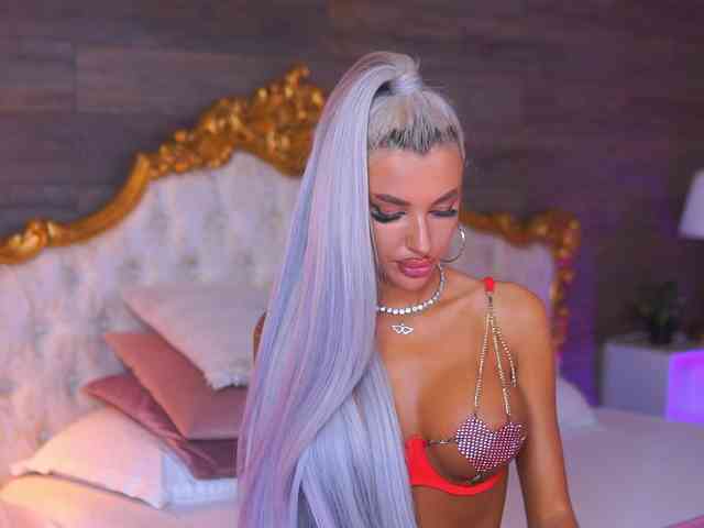 JuicyJessye webcam
