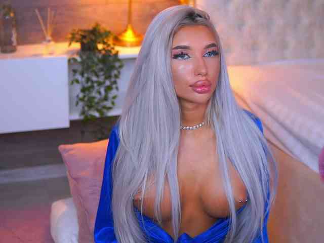 JuicyJessye webcam