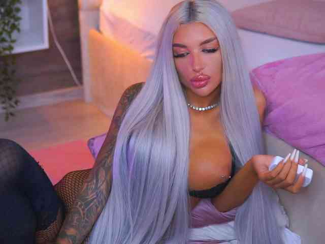 JuicyJessye webcam