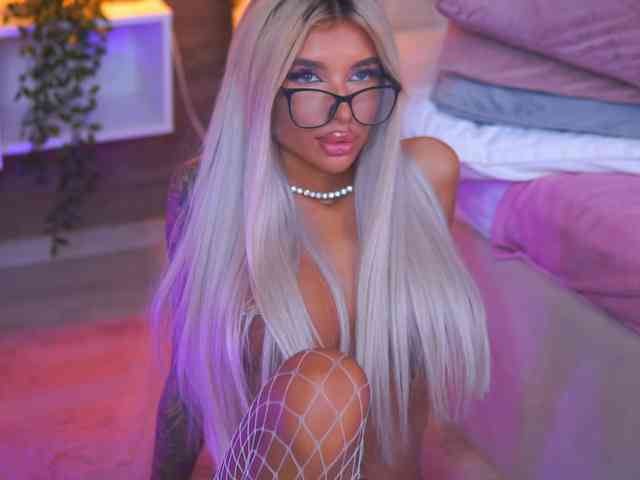 JuicyJessye webcam