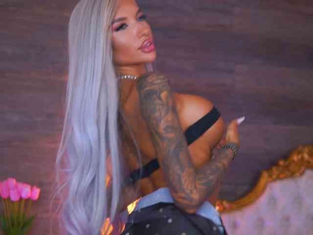 JuicyJessye webcam